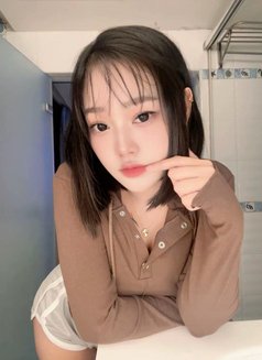 Yoona - escort in Taipei Photo 2 of 4