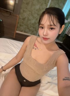 Yoona - escort in Bangkok Photo 1 of 2