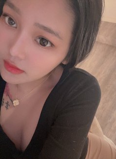 Yoona - escort in Hong Kong Photo 3 of 4