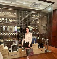 Rośe - escort in Manila