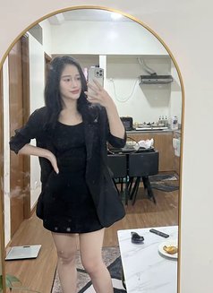 Rośe - escort in Manila Photo 2 of 7