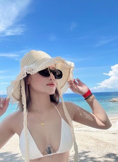 Rośe - escort in Manila Photo 3 of 7