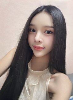 Yoonah - Transsexual escort in Bangkok Photo 1 of 5