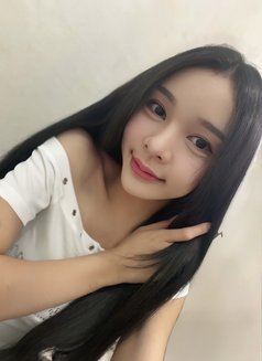 Yoonah - Transsexual escort in Bangkok Photo 2 of 5