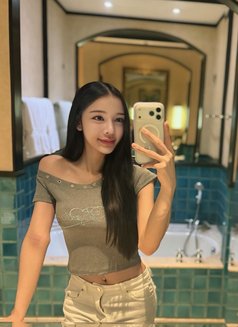 Yoonah - Transsexual escort in Bangkok Photo 3 of 5