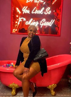 Yorkcharlottee - masseuse in Nairobi Photo 1 of 2