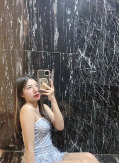 Yoshi Busty Escort - puta in Bangkok Photo 2 of 5