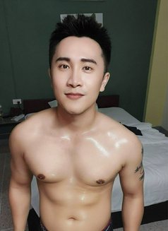 Yoshi Thailand - masseur in Bangkok Photo 6 of 7