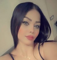 Yosra - escort in Beirut Photo 1 of 5