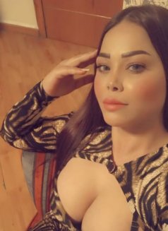 Yosra - puta in Beirut Photo 5 of 5