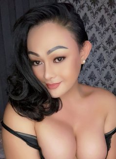You Dream Trans - Transsexual escort in Bali Photo 2 of 4