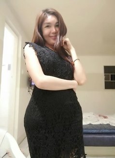 Sweet girl in town now serving - escort in Makati City Photo 3 of 13