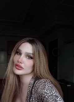 Youmi - Transsexual escort in Beirut Photo 2 of 9