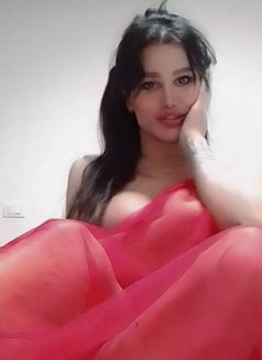 Youmi - Transsexual escort in Beirut Photo 4 of 9