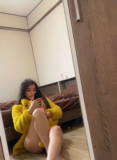 Youmi - Transsexual escort in Beirut Photo 15 of 16