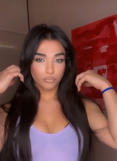 Youmi - Transsexual escort in Beirut Photo 1 of 6