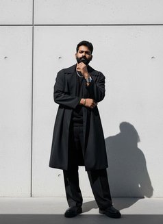 Young and Empathetic Guy for Ladies - Male companion in Bangalore Photo 4 of 6