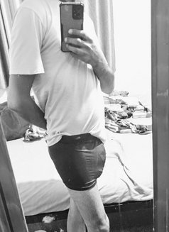 Young and hot - Intérprete masculino de adultos in Pune Photo 2 of 3