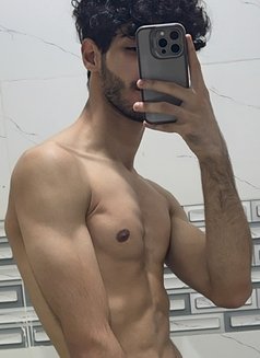 Young and hot moroccan guy in Riyadh🇸🇦 - Male escort in Riyadh Photo 3 of 4