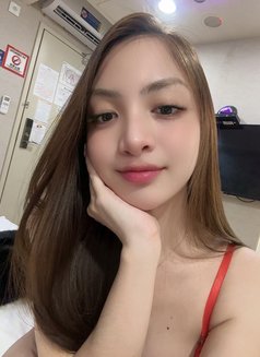 Young Ashley (young and fresh) - puta in Bangkok Photo 3 of 8