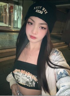 Young Ashley (young and fresh) - puta in Bangkok Photo 4 of 8