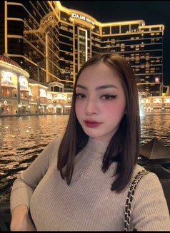 Young Ashley (Young and Wild) - puta in Bangkok Photo 4 of 6
