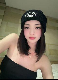 Young Ashley (Young and Wild) - puta in Bangkok Photo 6 of 6