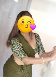 Young Aunty Available Fresh - escort in Bangalore Photo 1 of 3