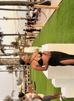 Young baby in town - puta in Singapore Photo 6 of 7