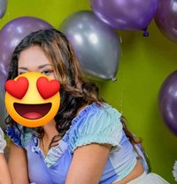 Young Beautiful Girls and Shemale - puta in Negombo