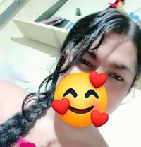 Young Beautiful Girls and Shemale - puta in Negombo