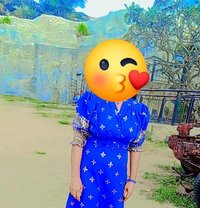 Young Beautiful Girls and Shemale - puta in Negombo