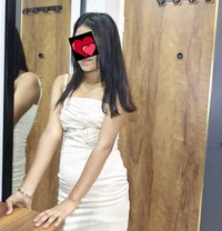 Young Beauty -Kajal - puta in Gurgaon Photo 1 of 2