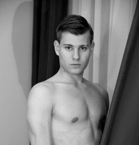 Young Blond Xxl - Acompañantes masculino in Dubai