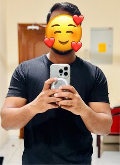 Young Boy - Male escort in Dubai Photo 4 of 5