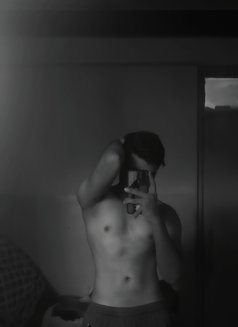 Young Boy - Male escort in Islamabad Photo 3 of 5