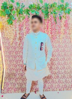 Young Call Boy Here - Male escort in Mumbai Photo 4 of 6