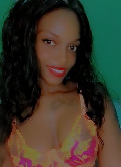 Young Classy Horny Girl Shinah Bae - puta in Bangalore Photo 3 of 4