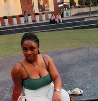 Young Classy Horny Mina - puta in Hyderabad Photo 1 of 4