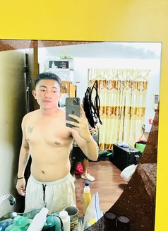 Young Cummer Jay - Acompañantes masculino in Manila Photo 1 of 4