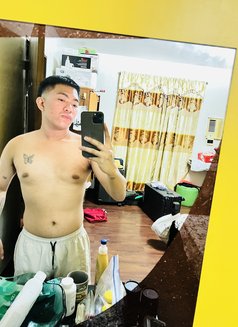 Young Cummer Jay - Acompañantes masculino in Manila Photo 2 of 4
