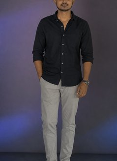 Young Decent Boy for Ladies - Male escort in Colombo Photo 3 of 3
