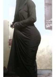 Young Egypt Arab Queen Available - puta in Al Manama Photo 4 of 5