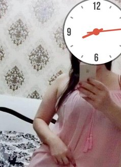 Young Egypt Arab Queen Available - puta in Al Manama Photo 1 of 5