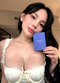 YOUNG ESCORT ERIKA - escort in Singapore Photo 5 of 5