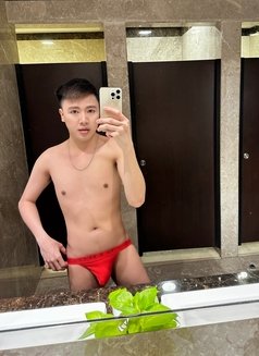 Young gay Thailand 🇹🇭🇦🇪(vip) - Masajista in Dubai Photo 5 of 7