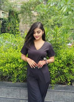 Young Girl Ahana Independent Dating - puta in Mumbai Photo 3 of 8