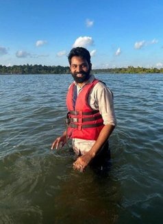 Young Guy for Ladies - Male escort in Bangalore Photo 3 of 4