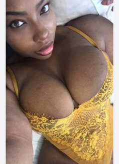 Young Hot Sexy Curvy Figure Rihanna - escort in New Delhi Photo 2 of 3