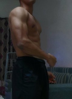 Young Hunk - Acompañantes masculino in Dubai Photo 3 of 4